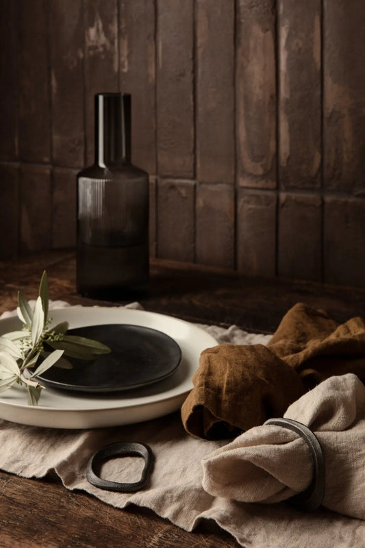 Ferm Living Flow servettirengas 4kpl musta messinki - Laatukaluste