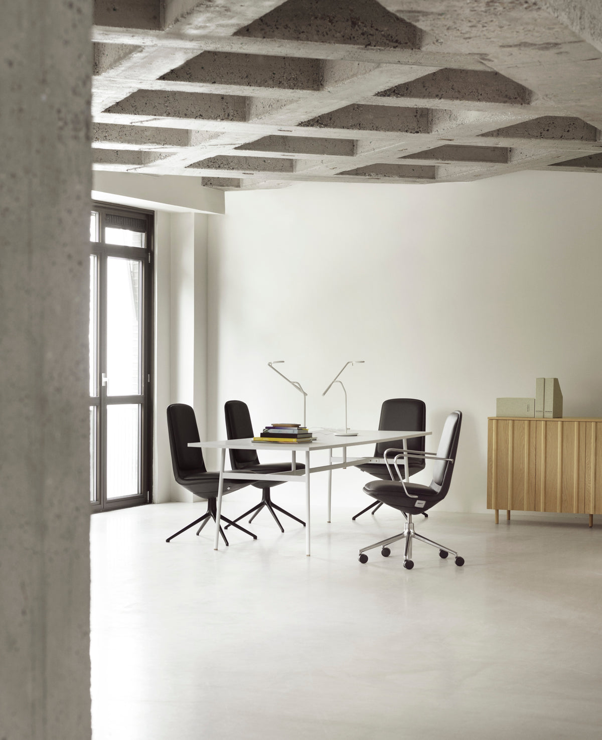 Normann Copenhagen Rib kaappi tammi
