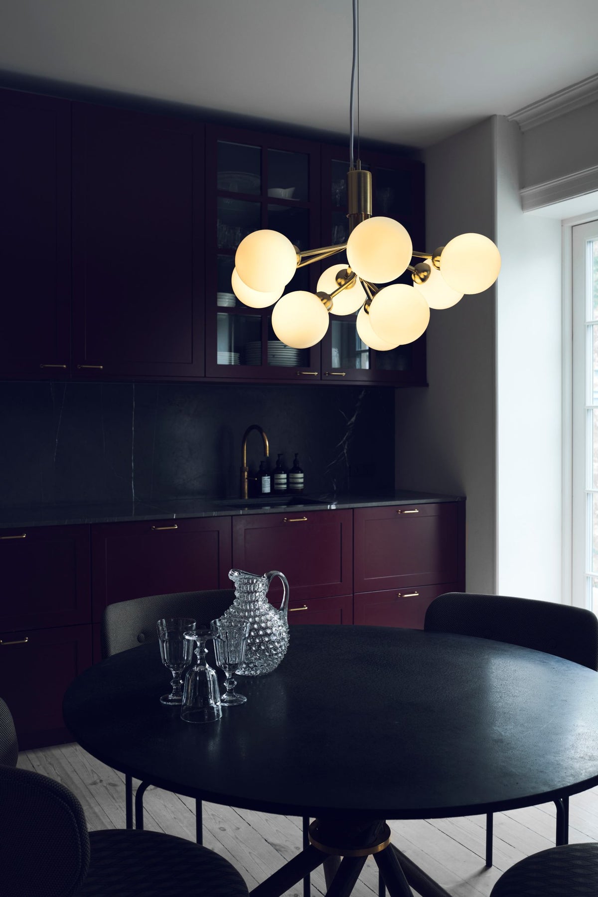 Nuura Apiales 9 pendant lamp brass/opal