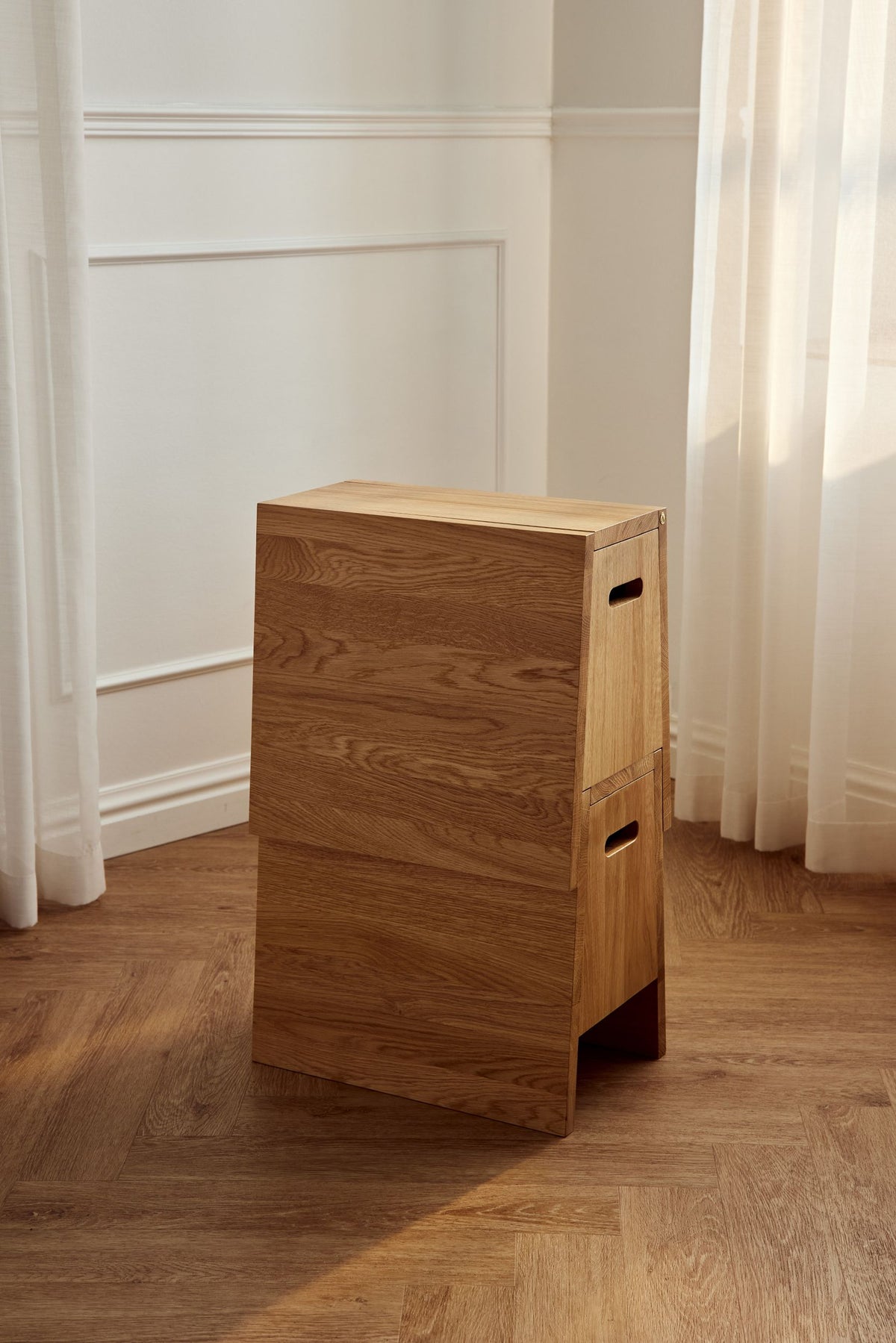 Andersen Furniture Plinth jakkara lakattu tammi