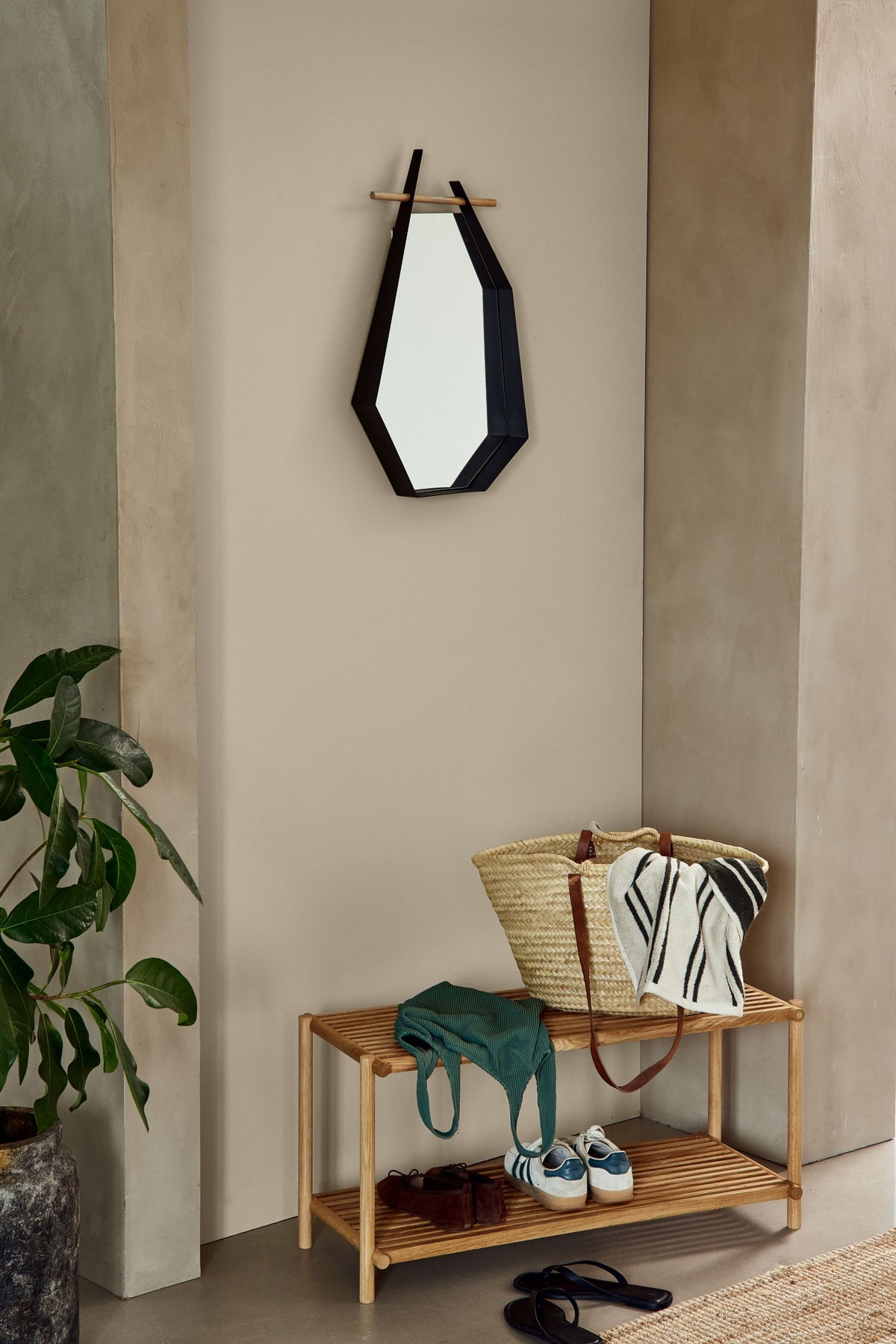 Andersen Furniture Column kenkäteline 87 cm lakattu tammi