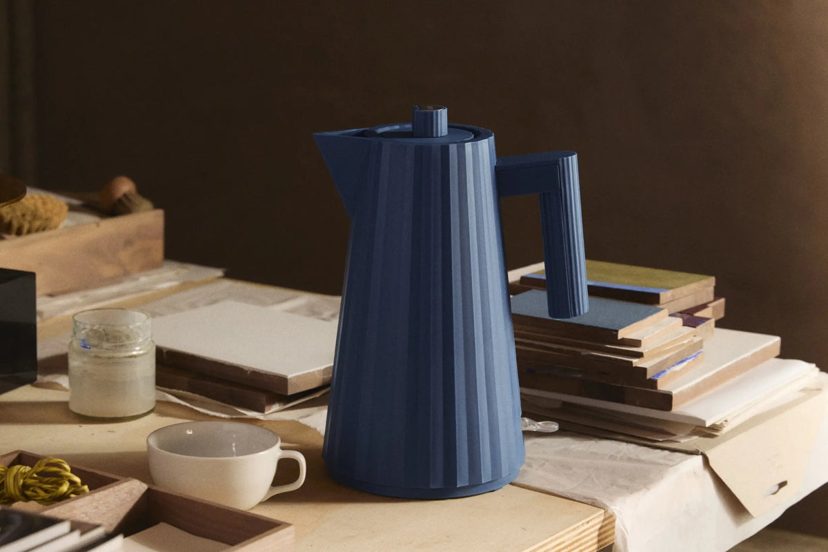 Alessi Plissé vedenkeitin 1.7L sininen Alessi