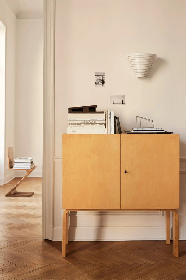 Artek 250 kaappi hunajapetsattu koivu Artek