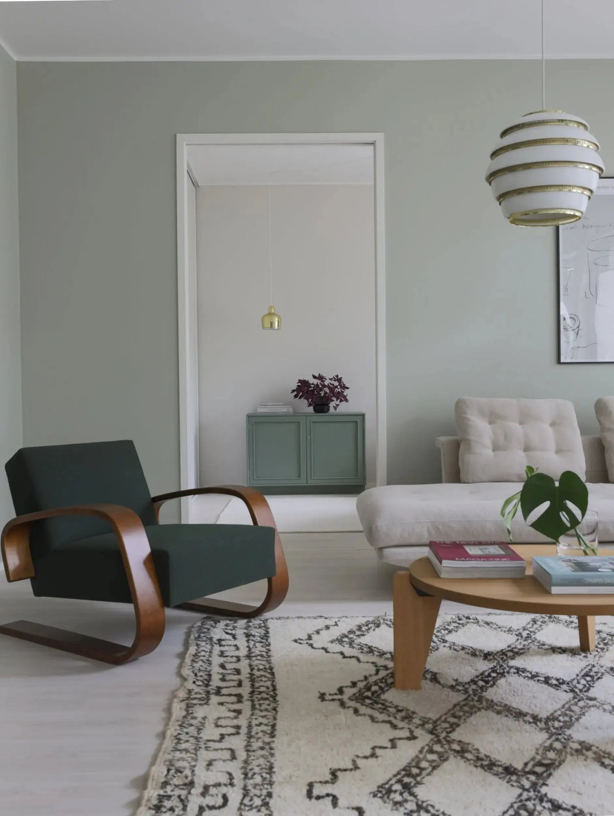 Artek 400 "Tankki" lepotuoli Vidar/pähkinäpetsattu koivu Artek