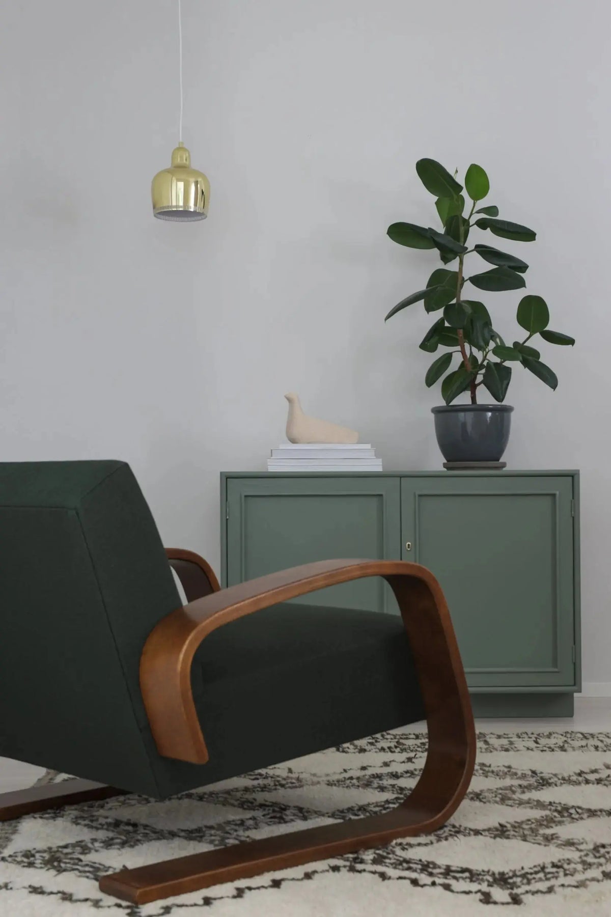 Artek 400 "Tankki" lepotuoli Vidar/pähkinäpetsattu koivu Artek