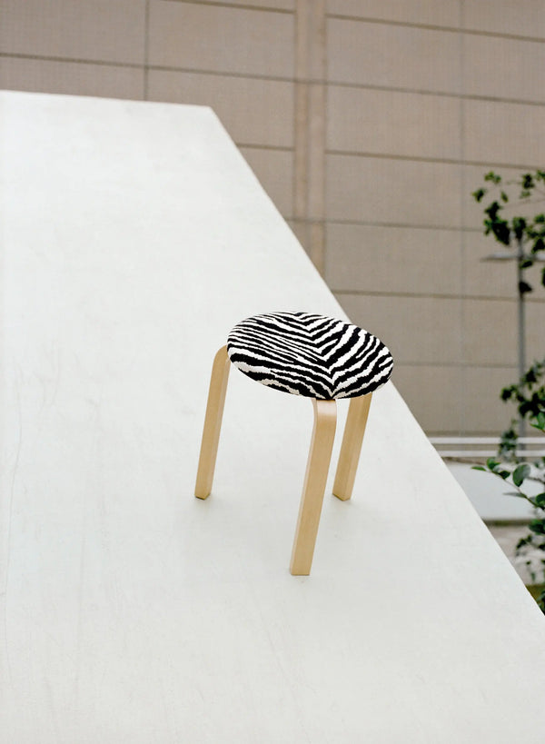 Artek 60 jakkara Zebra musta/koivu Artek
