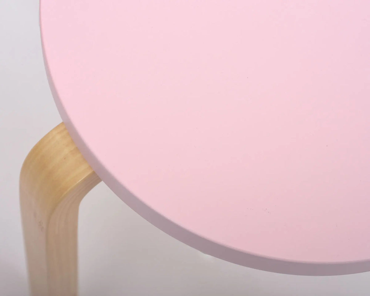 Artek 60 jakkara maalattu istuin vaaleanpunainen Artek