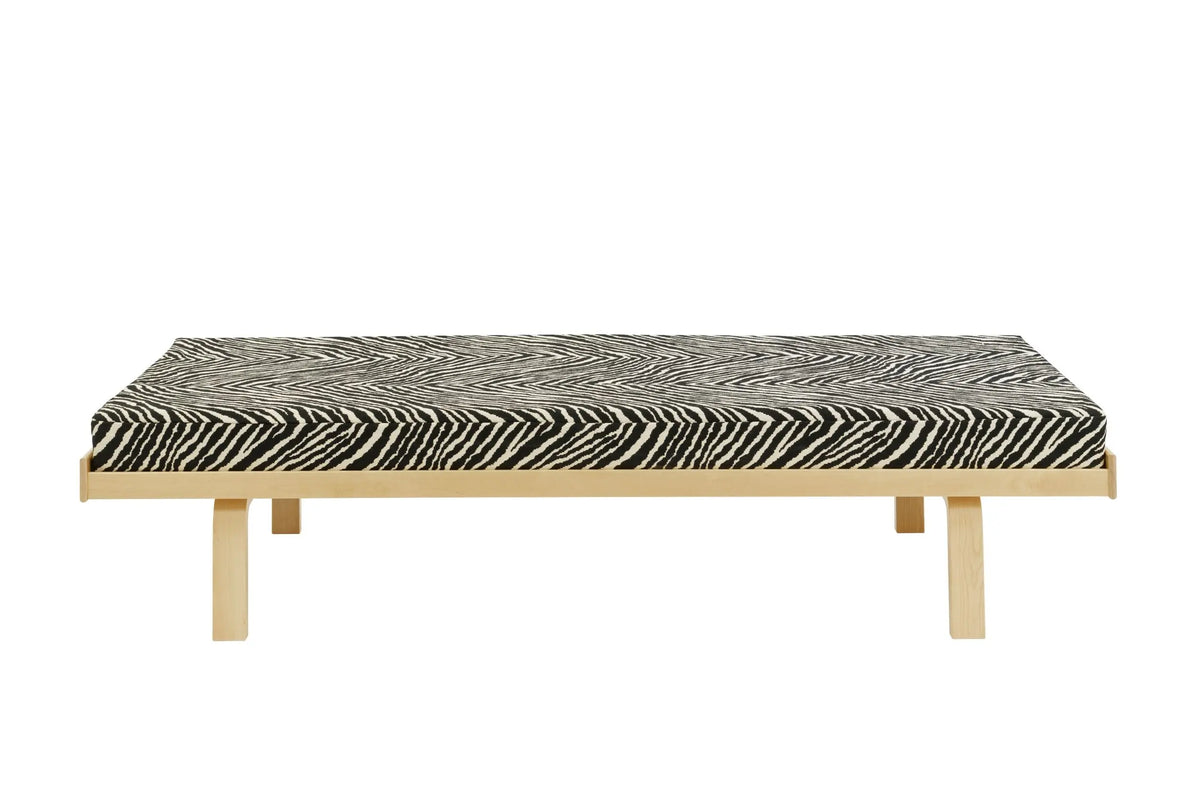 Artek 710 Laveri patjalla Zebra musta/koivu Artek