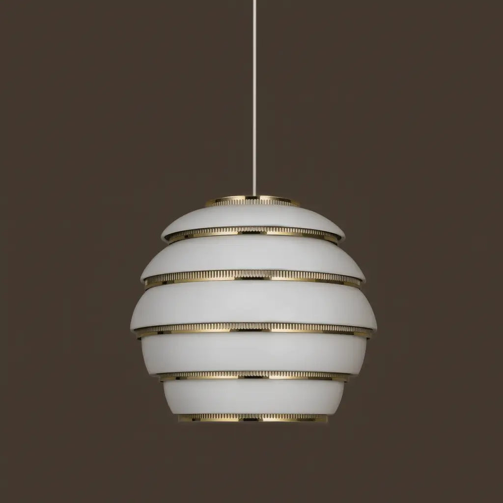 Artek A331 "Mehiläispesä" riippuvalaisin valkoinen/messinki Artek