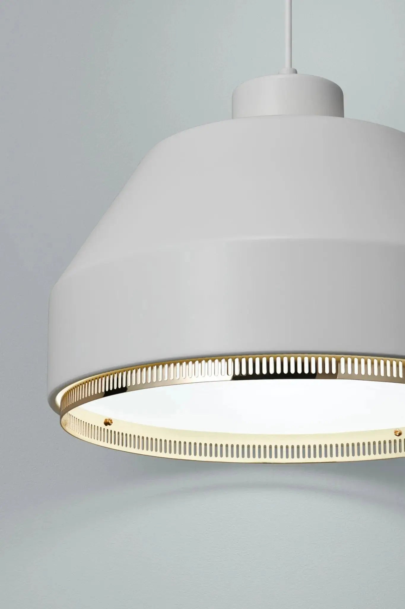 Artek AMA500 riippuvalaisin valkoinen/messinki - Laatukaluste