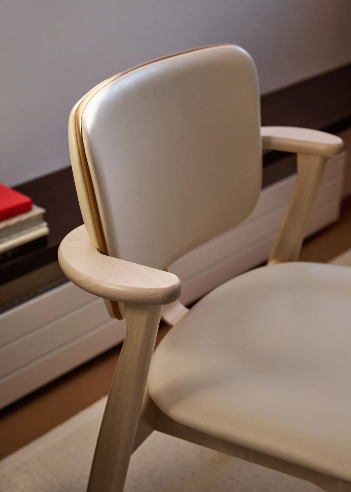 Artek Domus tuoli lakattu koivu/Prestige cream Artek