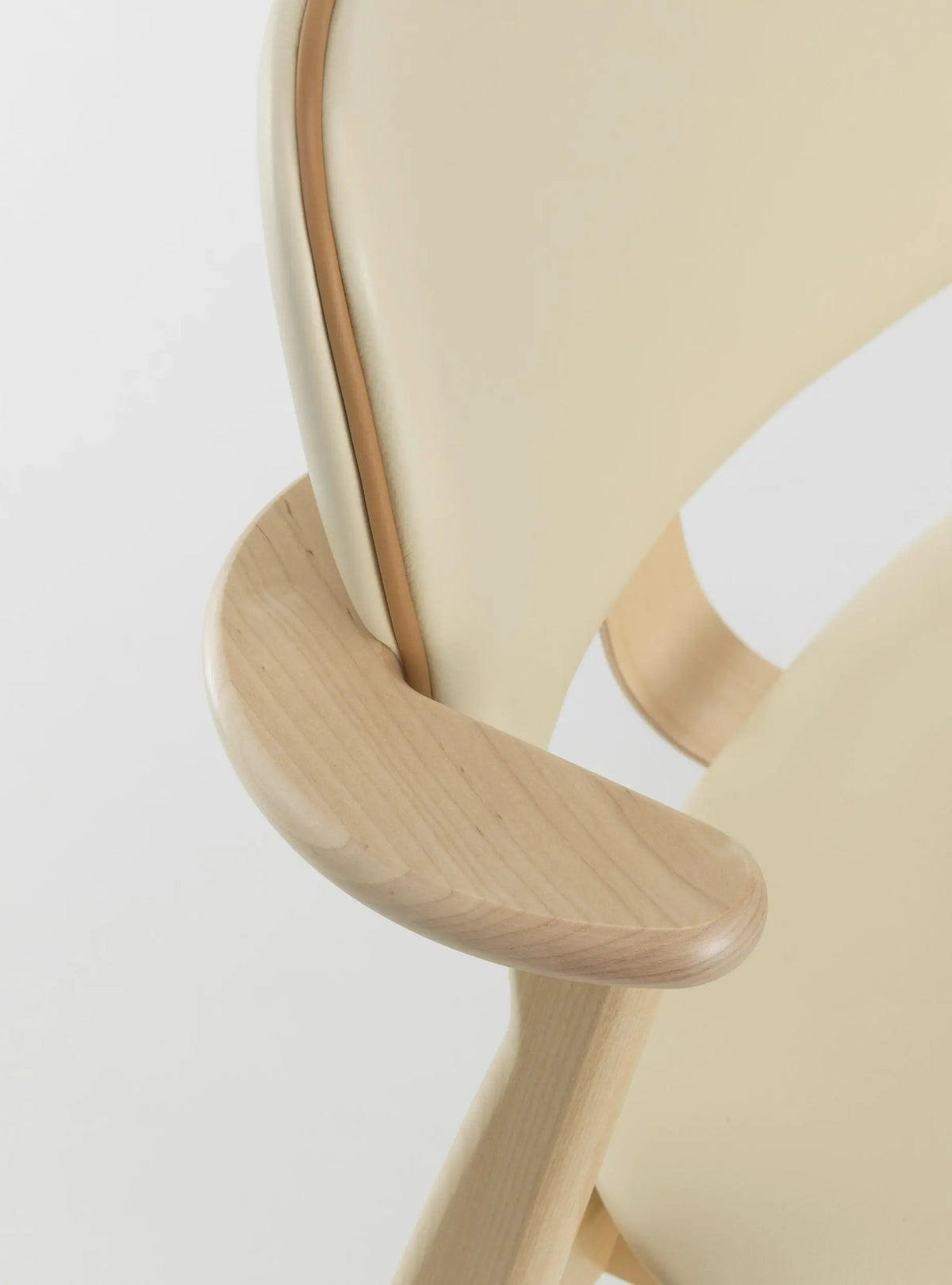 Artek Domus tuoli lakattu koivu/Prestige cream Artek