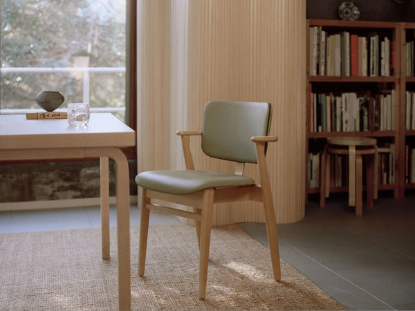 Artek Domus tuoli petsattu hunaja/Spectrum leaf Artek