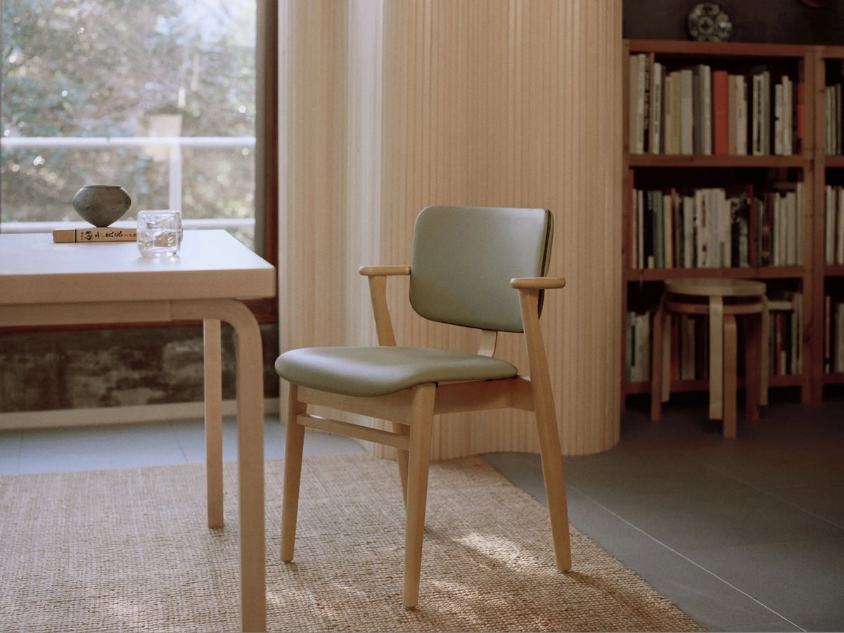 Artek Domus tuoli petsattu hunaja/Spectrum leaf Artek