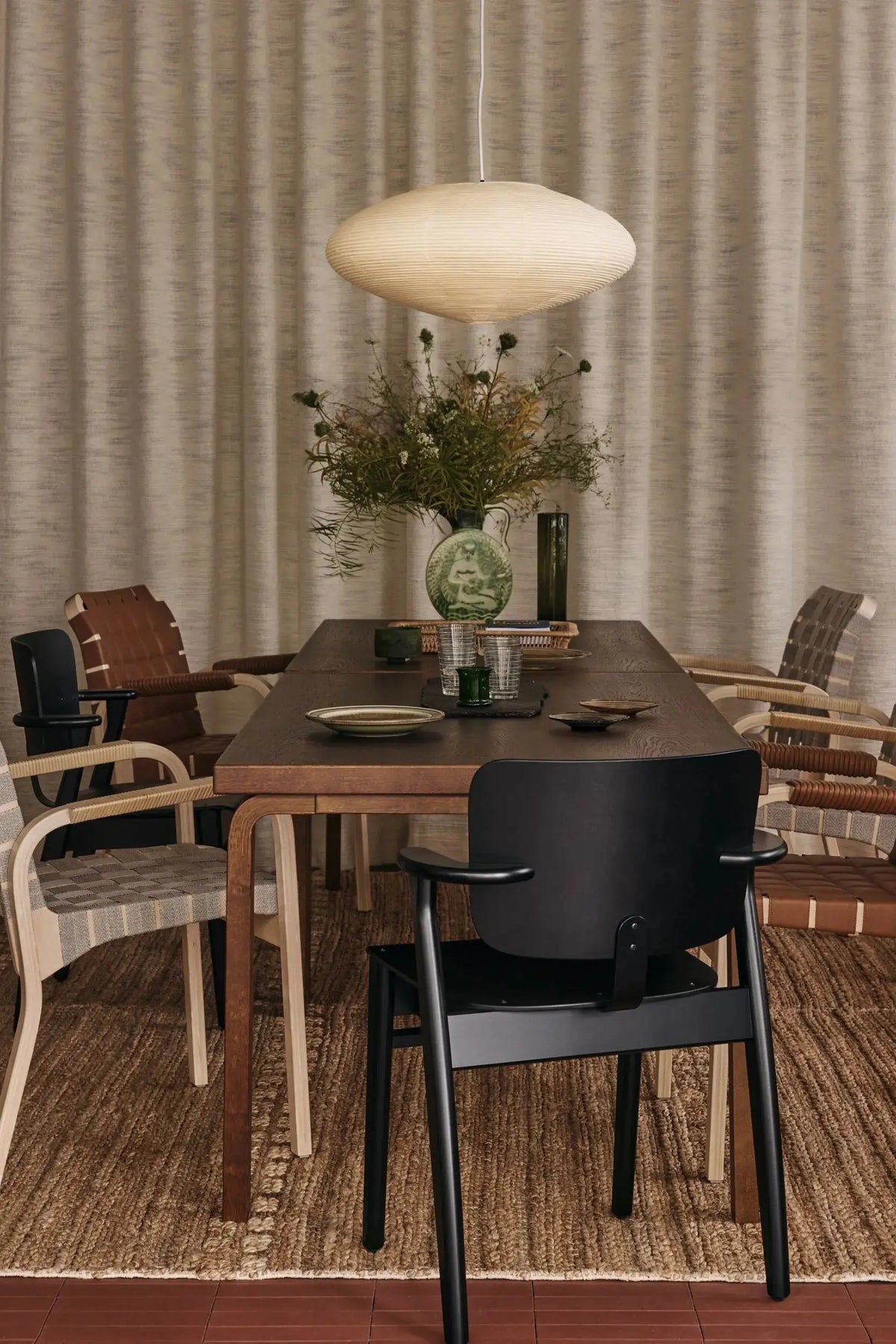 Artek Domus tuoli petsattu musta Artek