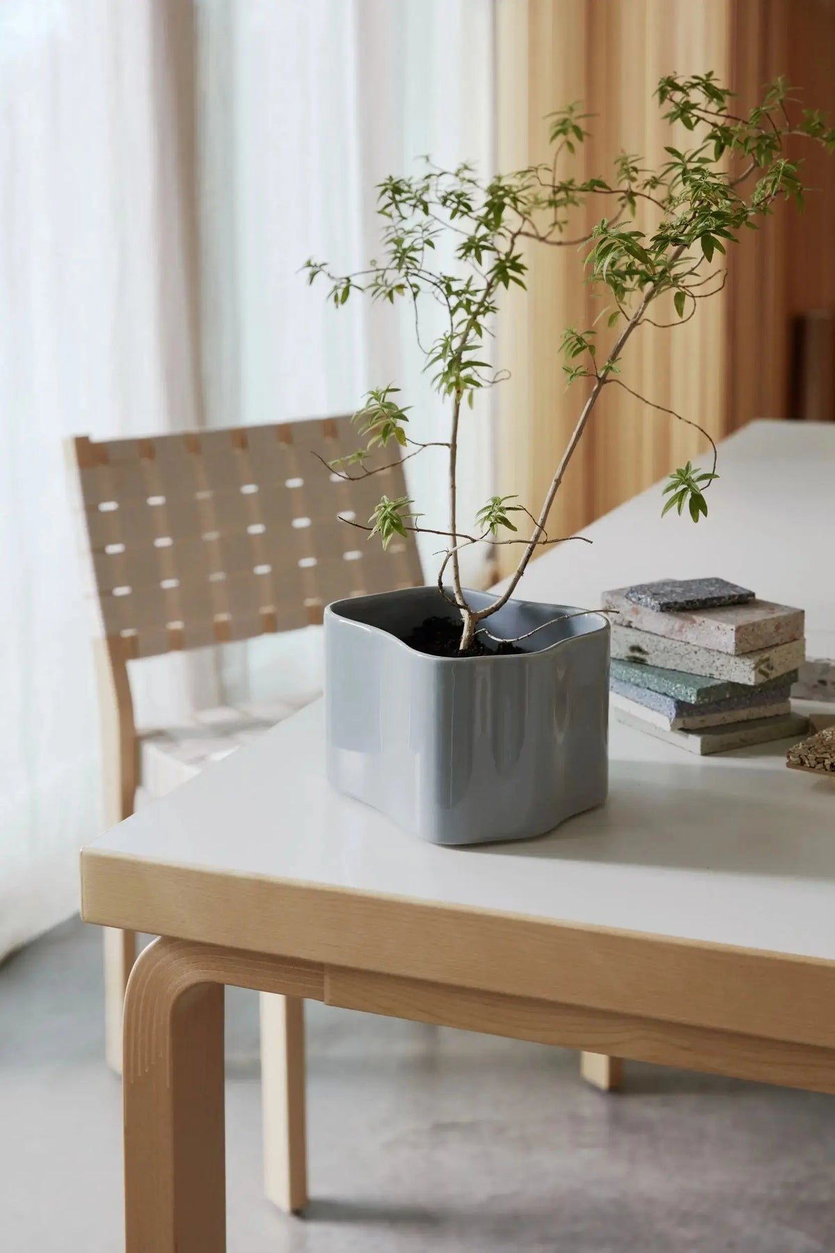Artek Riihitie ruukku B pieni vaaleanharmaa Artek