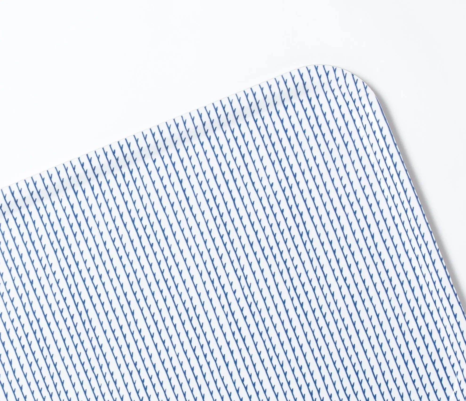 Artek Rivi tarjotin iso valkoinen/sininen - Laatukaluste