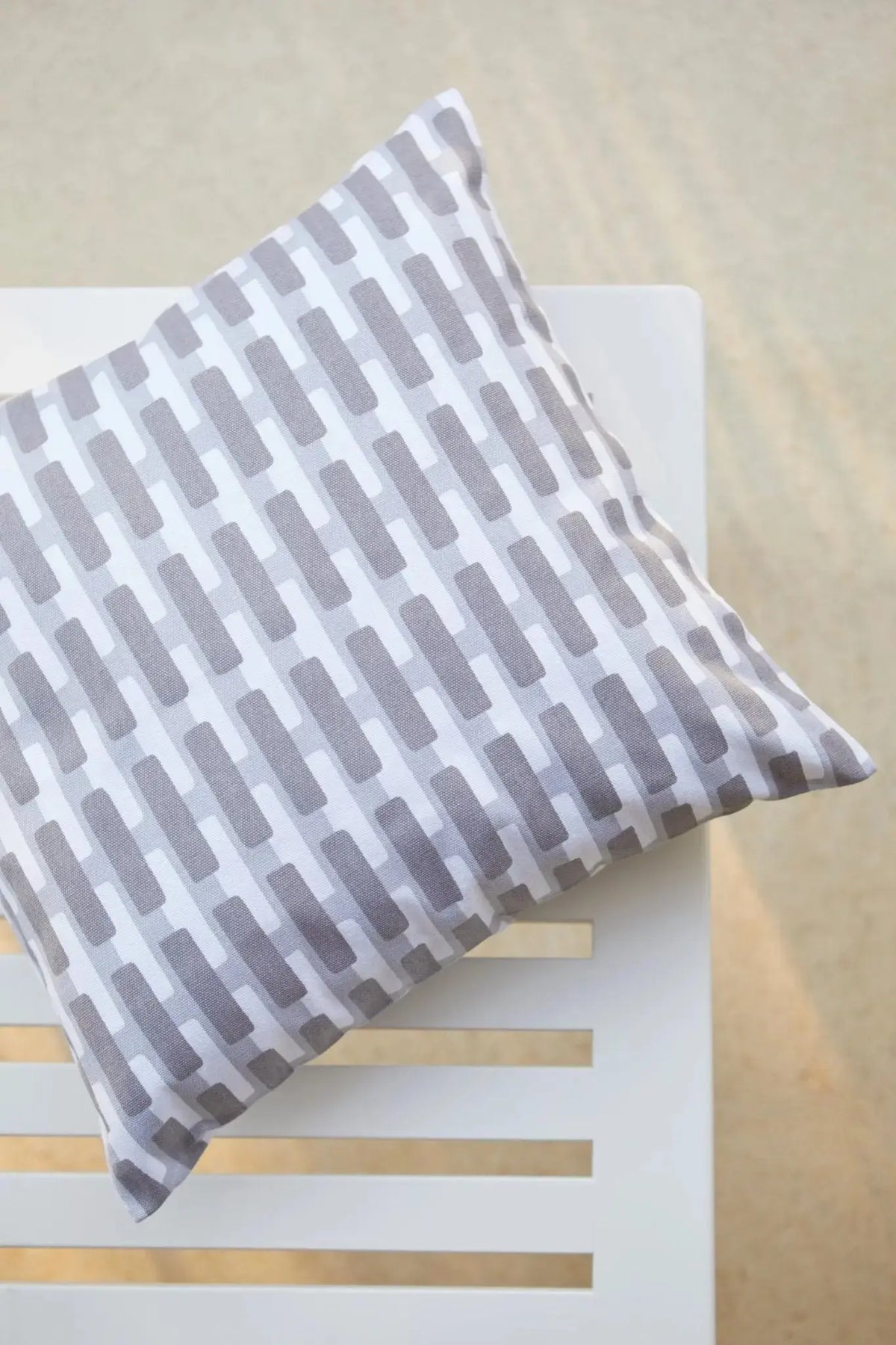 Artek Siena tyynynpäällinen 50x50 harmaa/vaaleanharmaa - Laatukaluste