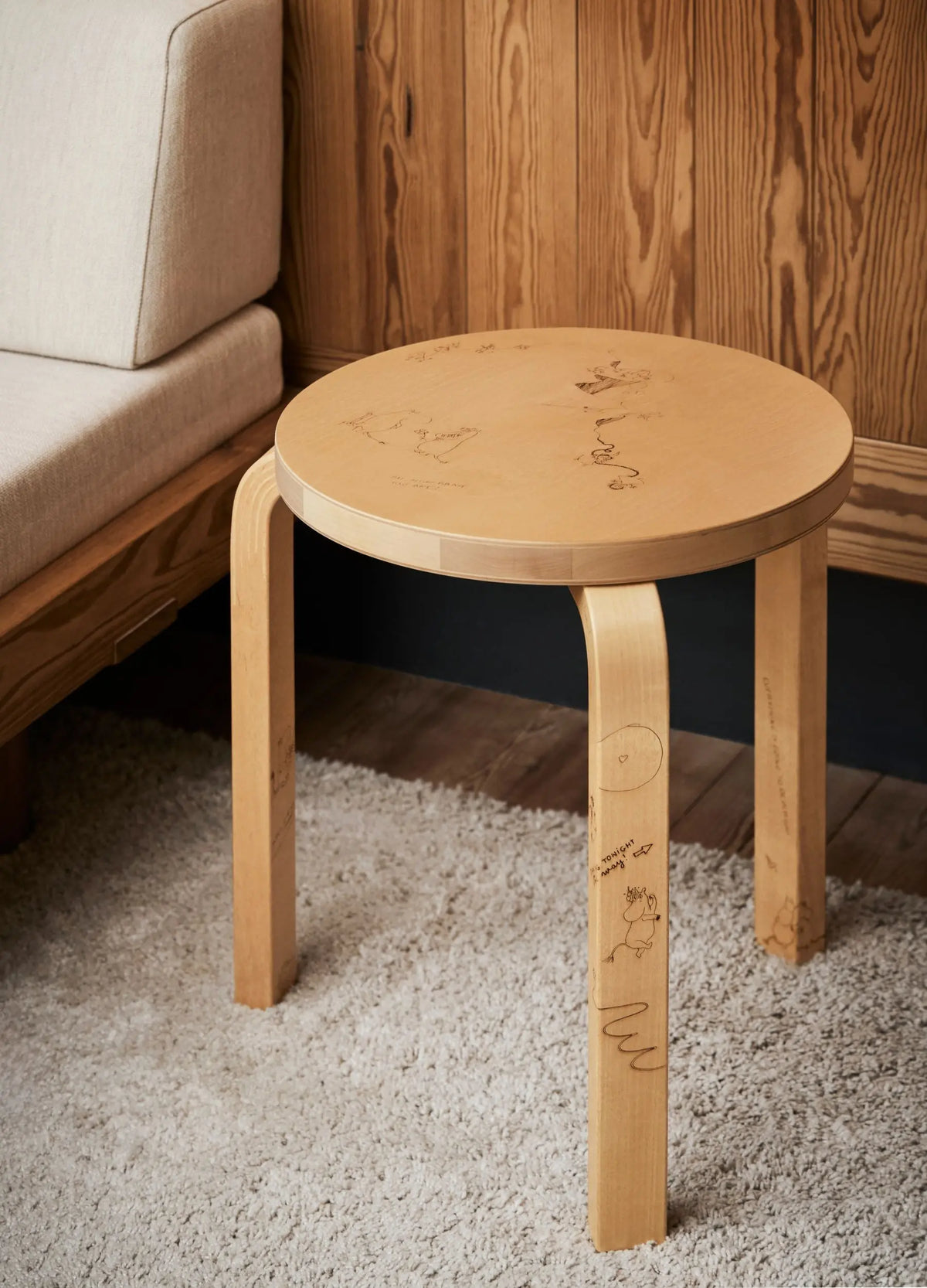Artek + Muumit 60 jakkara Juhla Artek