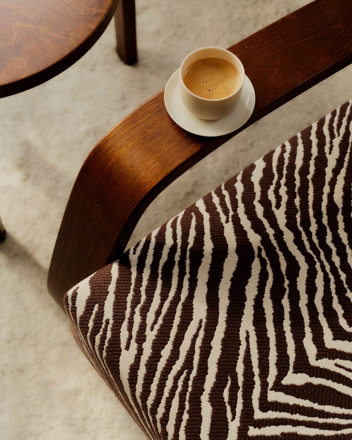 Artek 90D side table walnut
