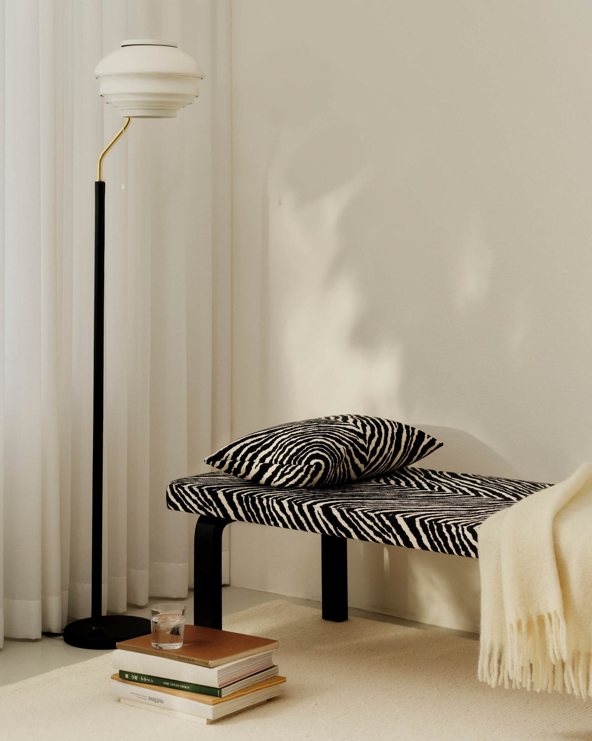 Artek Zebra 40x60 tyynynpäällinen musta/valkoinen