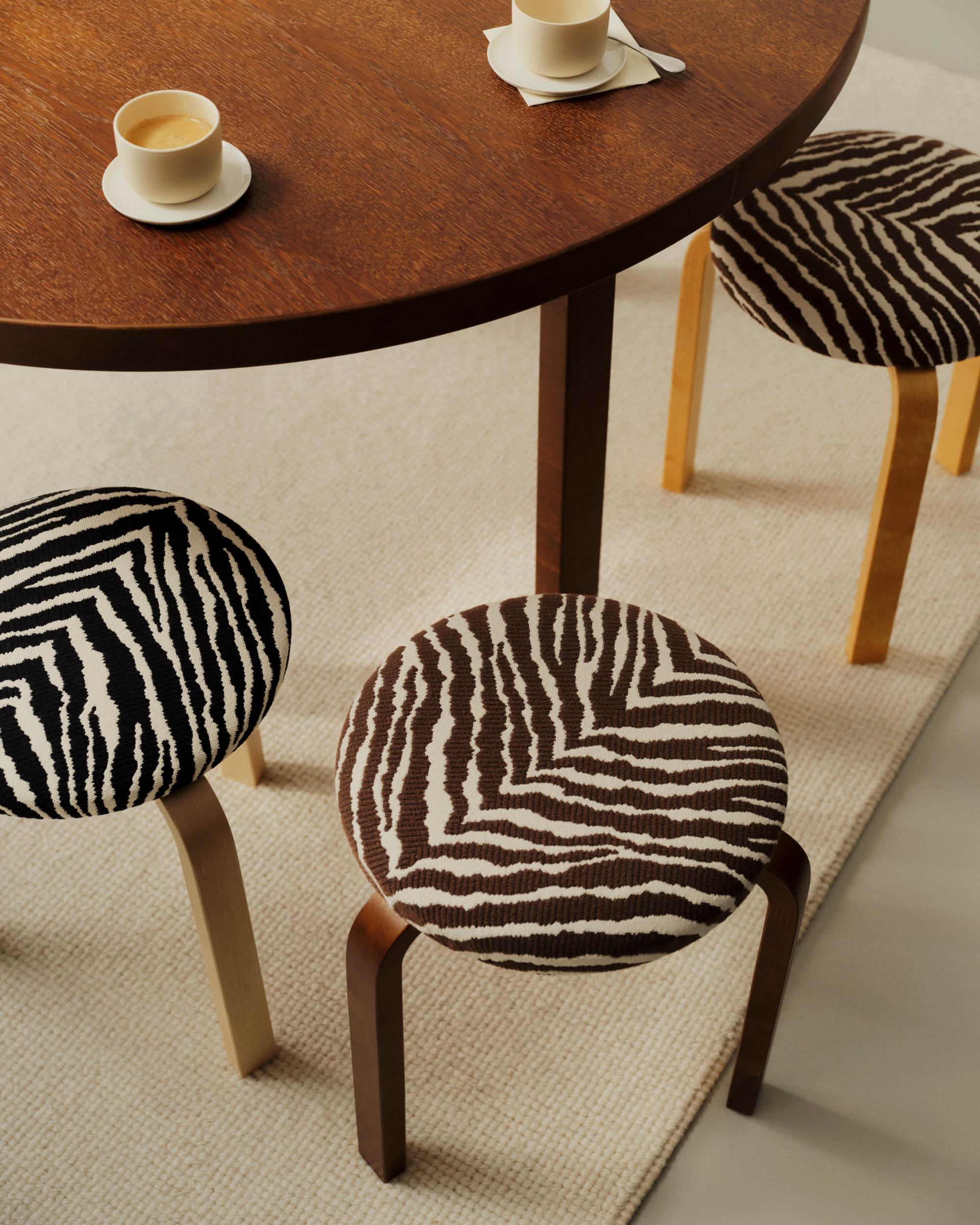 Artek 60 jakkara Zebra ruskea/koivu