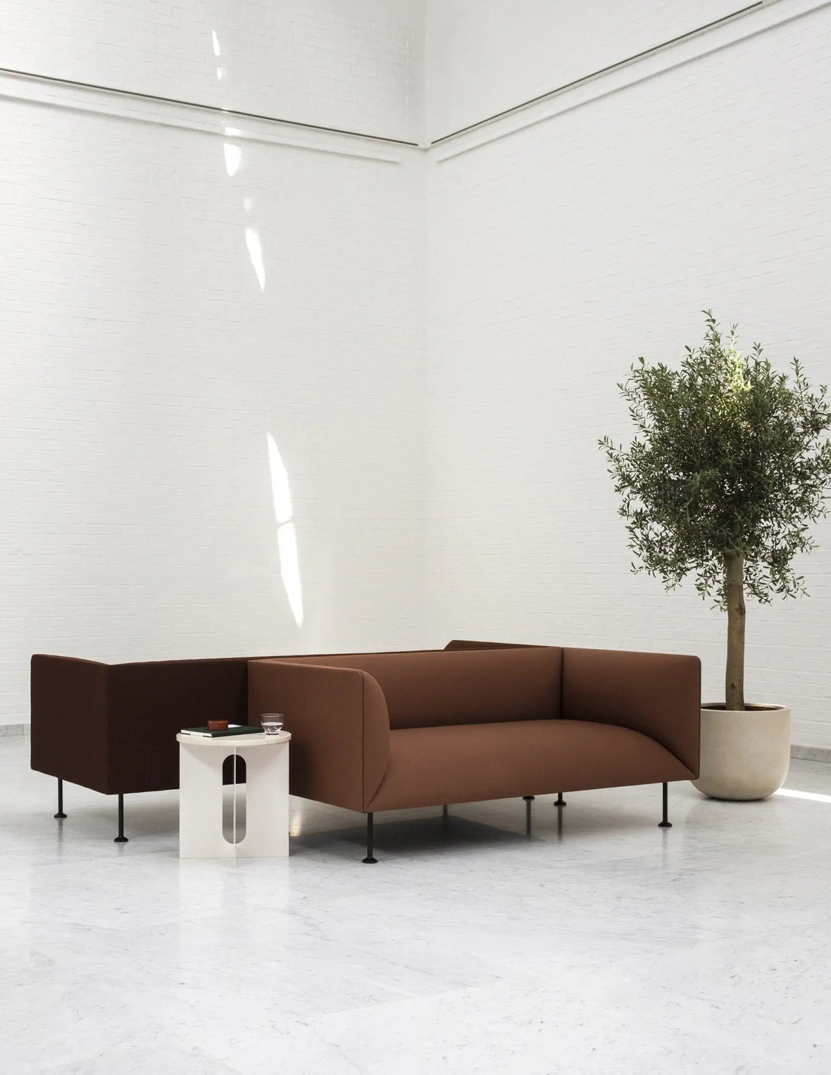 Audo Copenhagen Androgyne pöydän marmorikansi valkoinen Audo Copenhagen