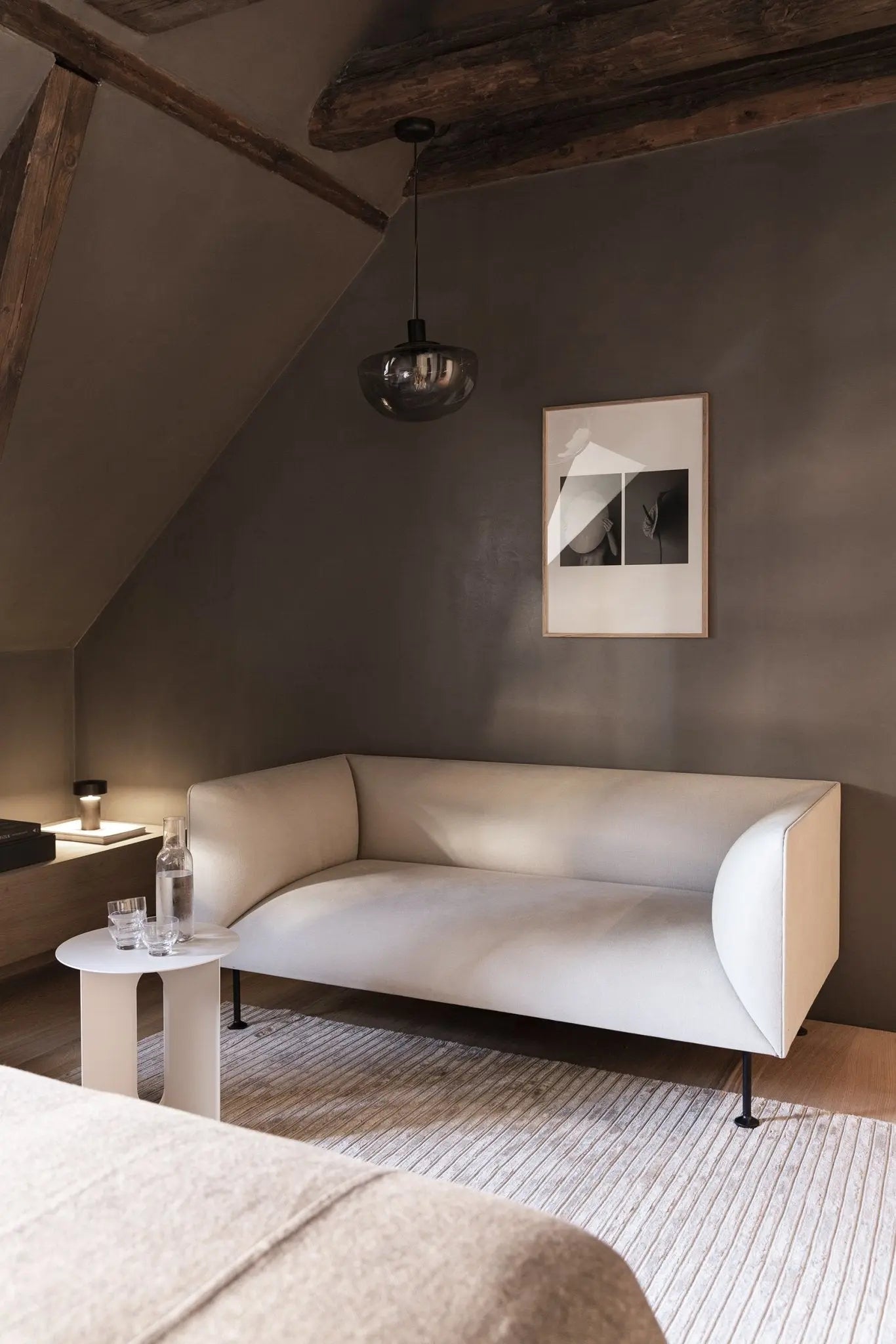 Audo Copenhagen Androgyne sivupöytä valkoinen Audo Copenhagen