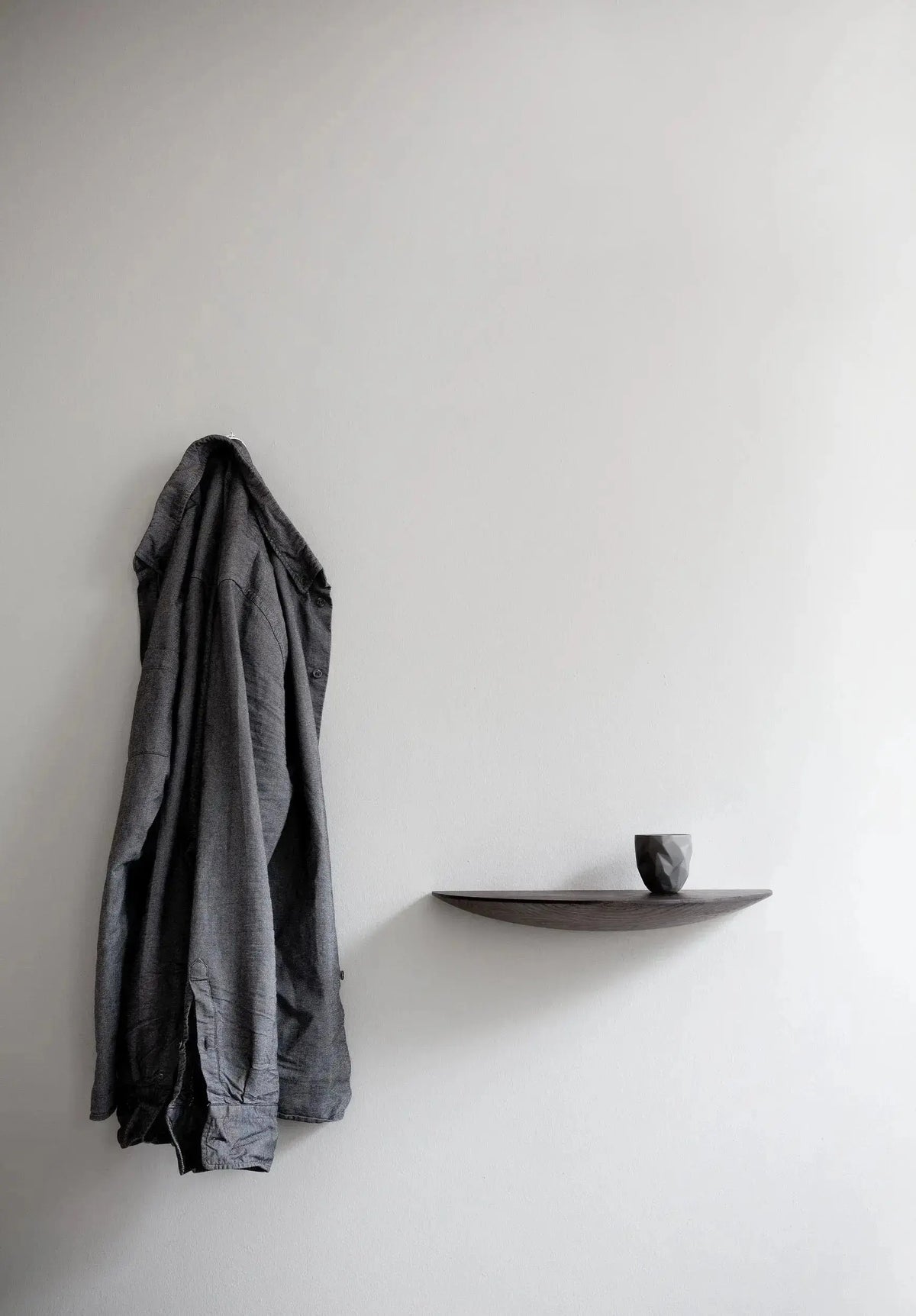 Audo Copenhagen Gridy Fungi hylly keskikoko musta Audo Copenhagen