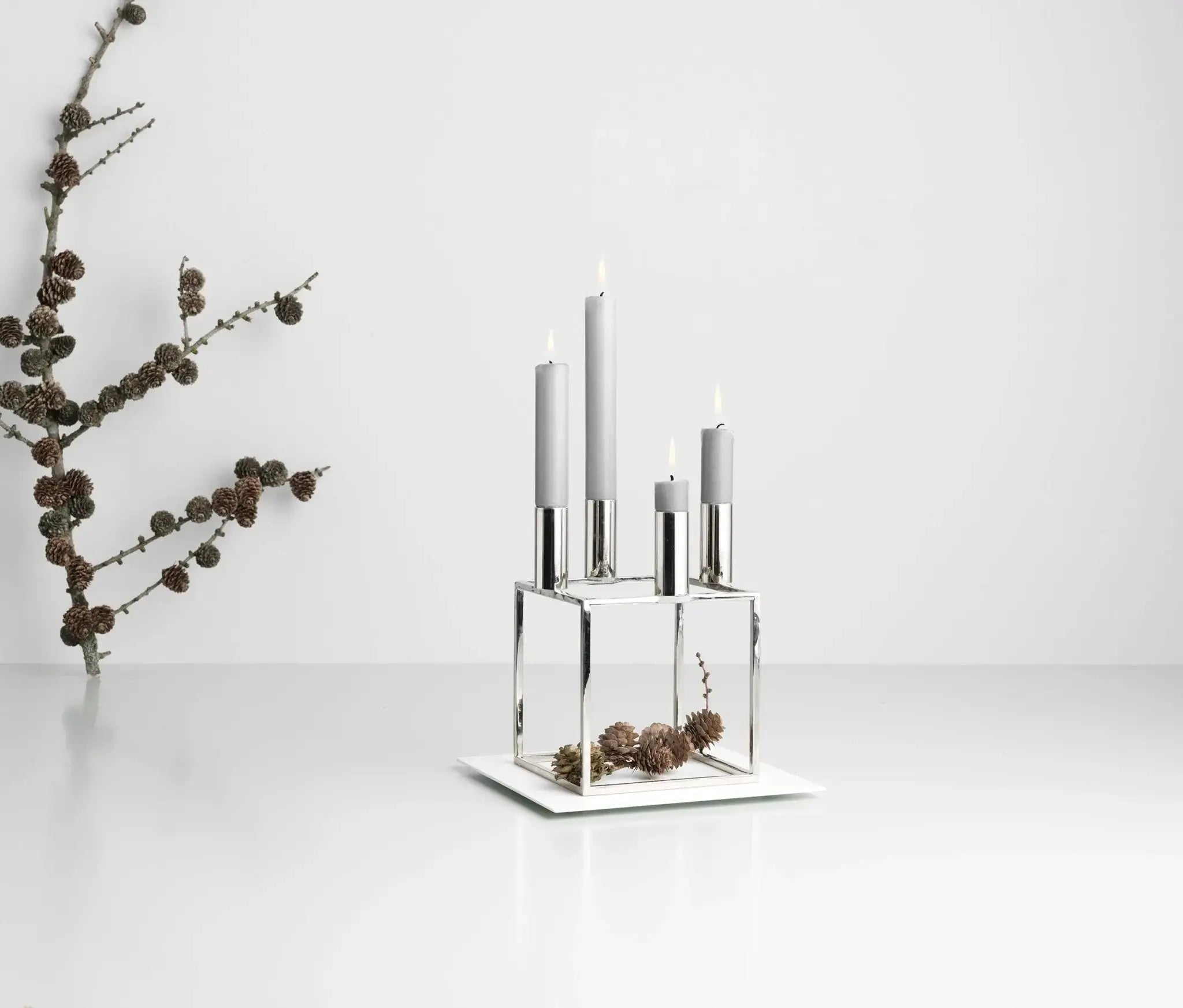 By Lassen Kubus 4 kynttilänjalka nikkeli - Laatukaluste