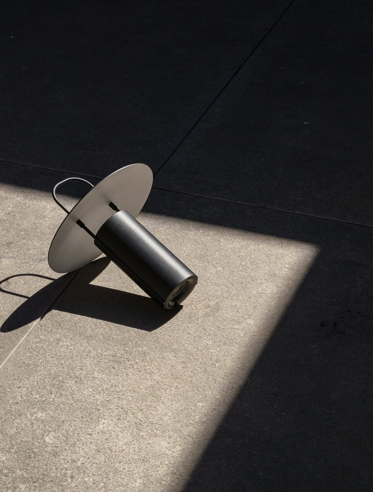 Audo Copenhagen Ray Portable pöytävalaisin musta Audo Copenhagen