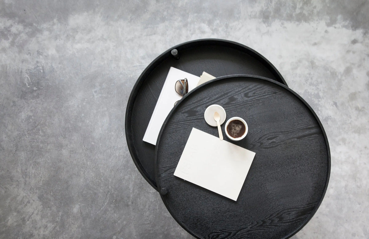 Audo Copenhagen Turning Table sohvapöytä musta saarni Audo Copenhagen