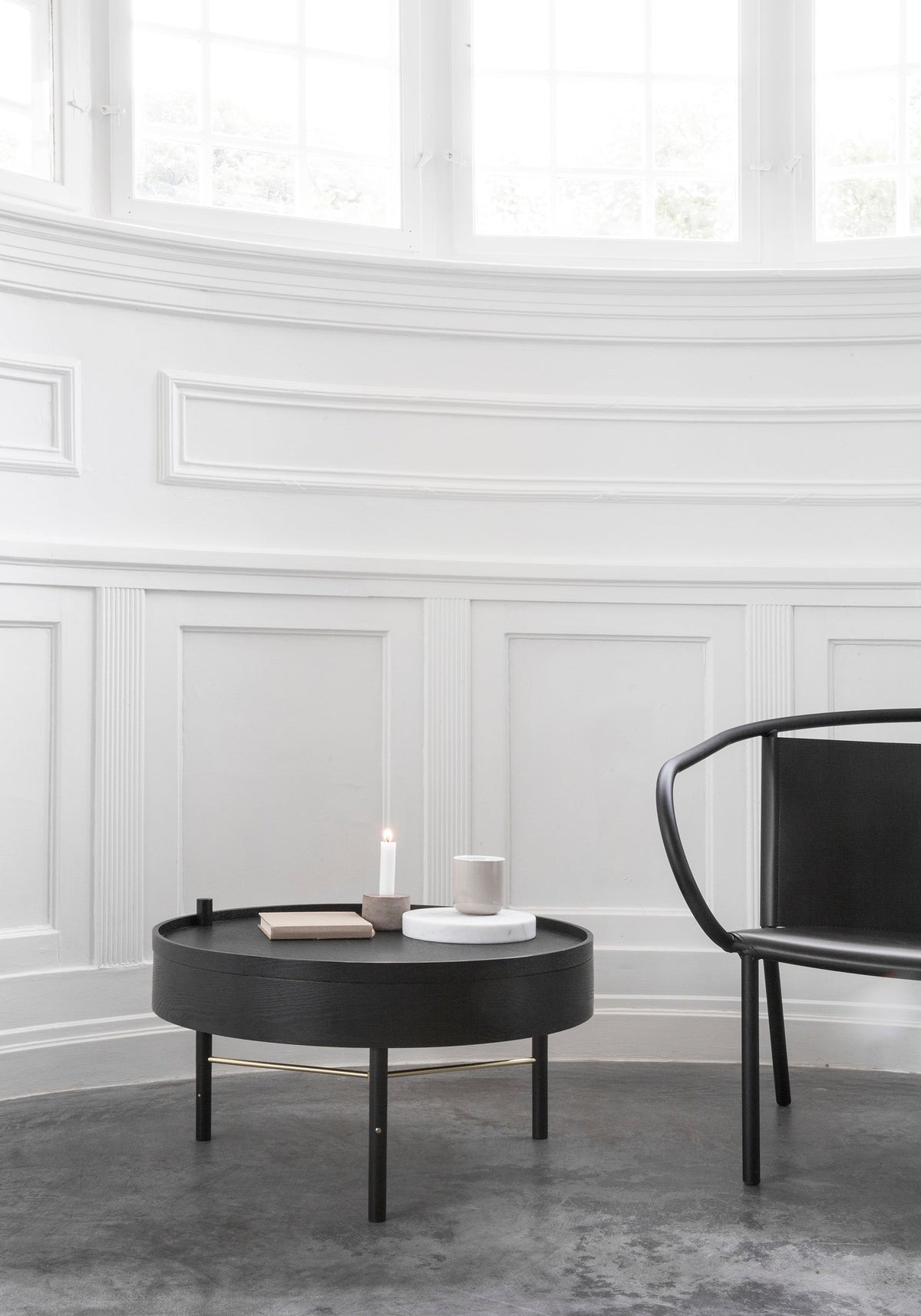 Audo Copenhagen Turning Table sohvapöytä musta saarni Audo Copenhagen