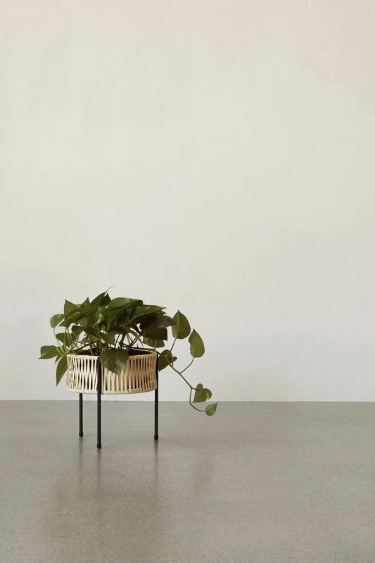 Menu Umanoff jalallinen ruukku 27cm - Laatukaluste