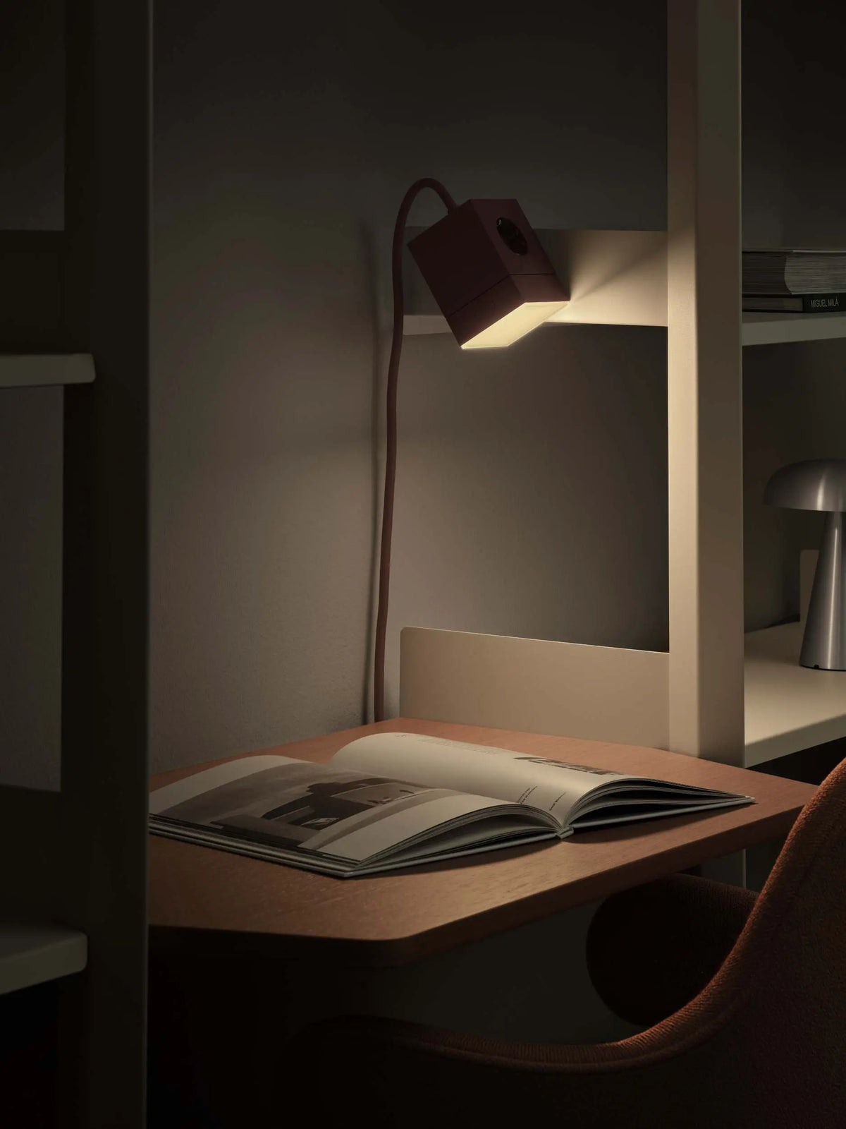 Avolt Lamp 1 yövalo punainen Avolt