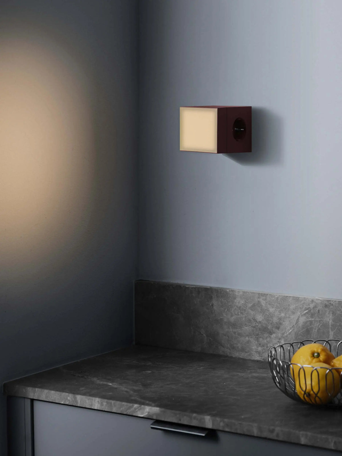 Avolt Lamp 1 yövalo punainen Avolt