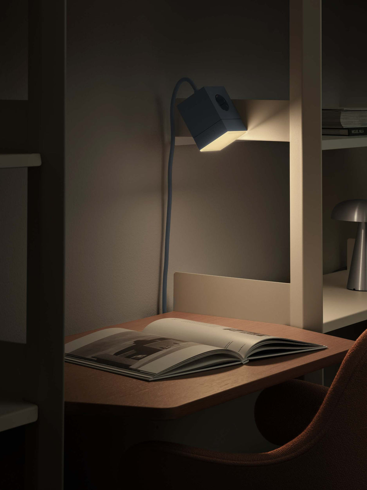 Avolt Lamp 1 yövalo sininen