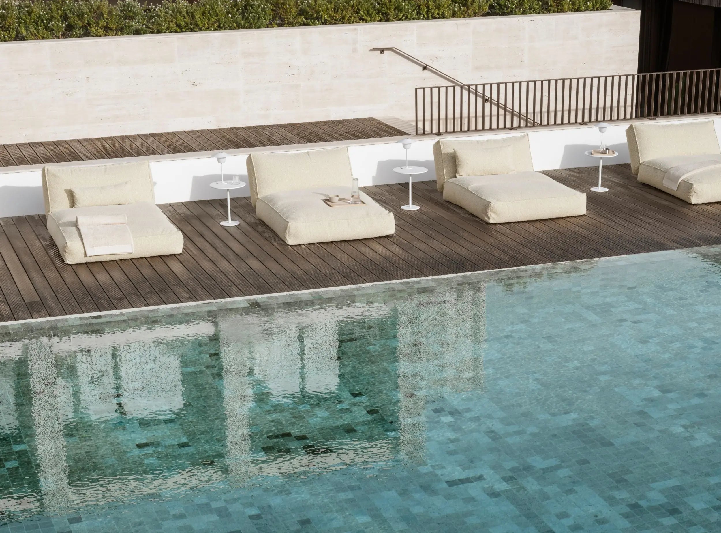 Blomus Ani siirreltävä valaisin valkoinen Blomus