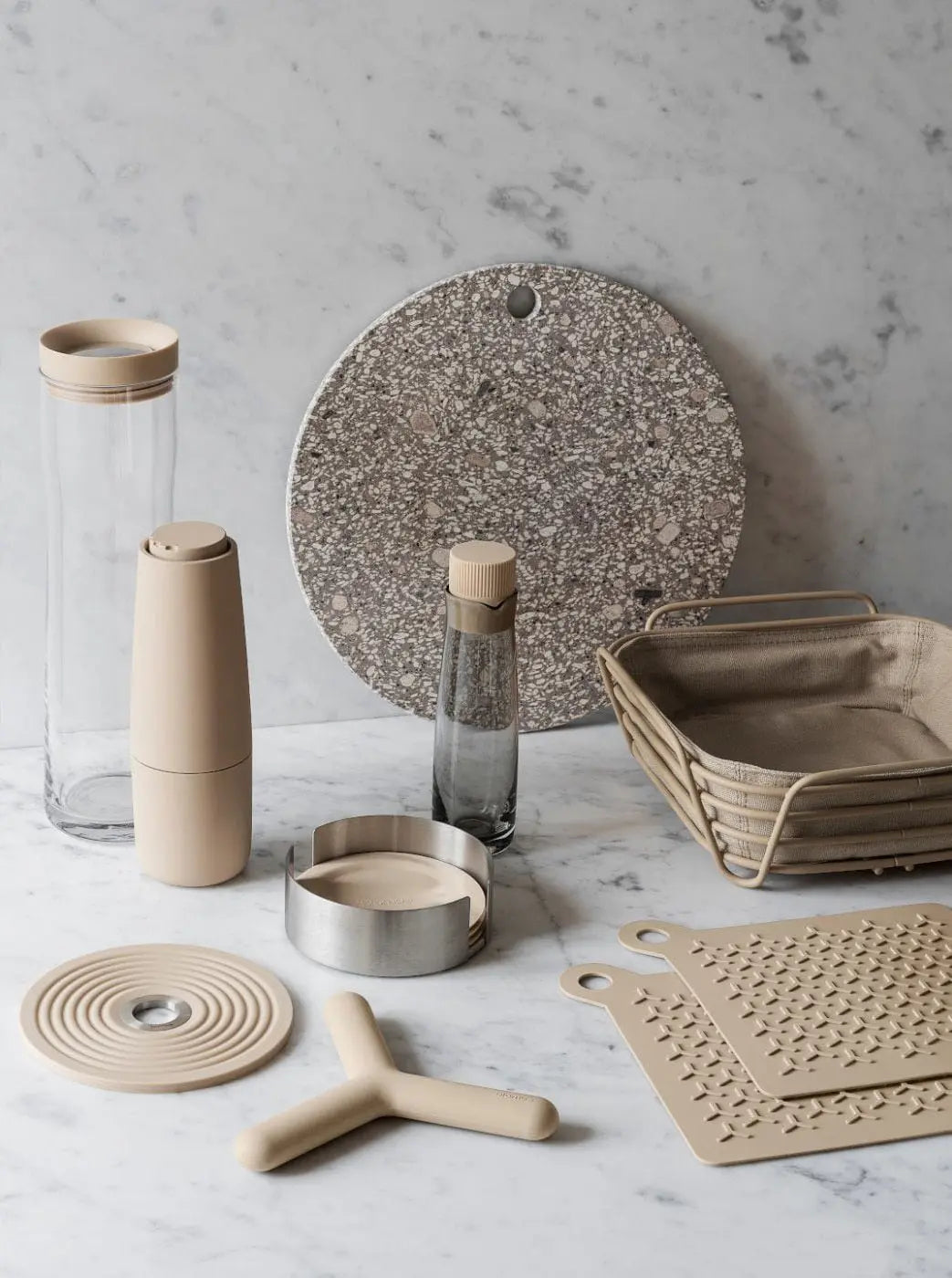 Blomus Splash vesikannu 1L beige - Laatukaluste