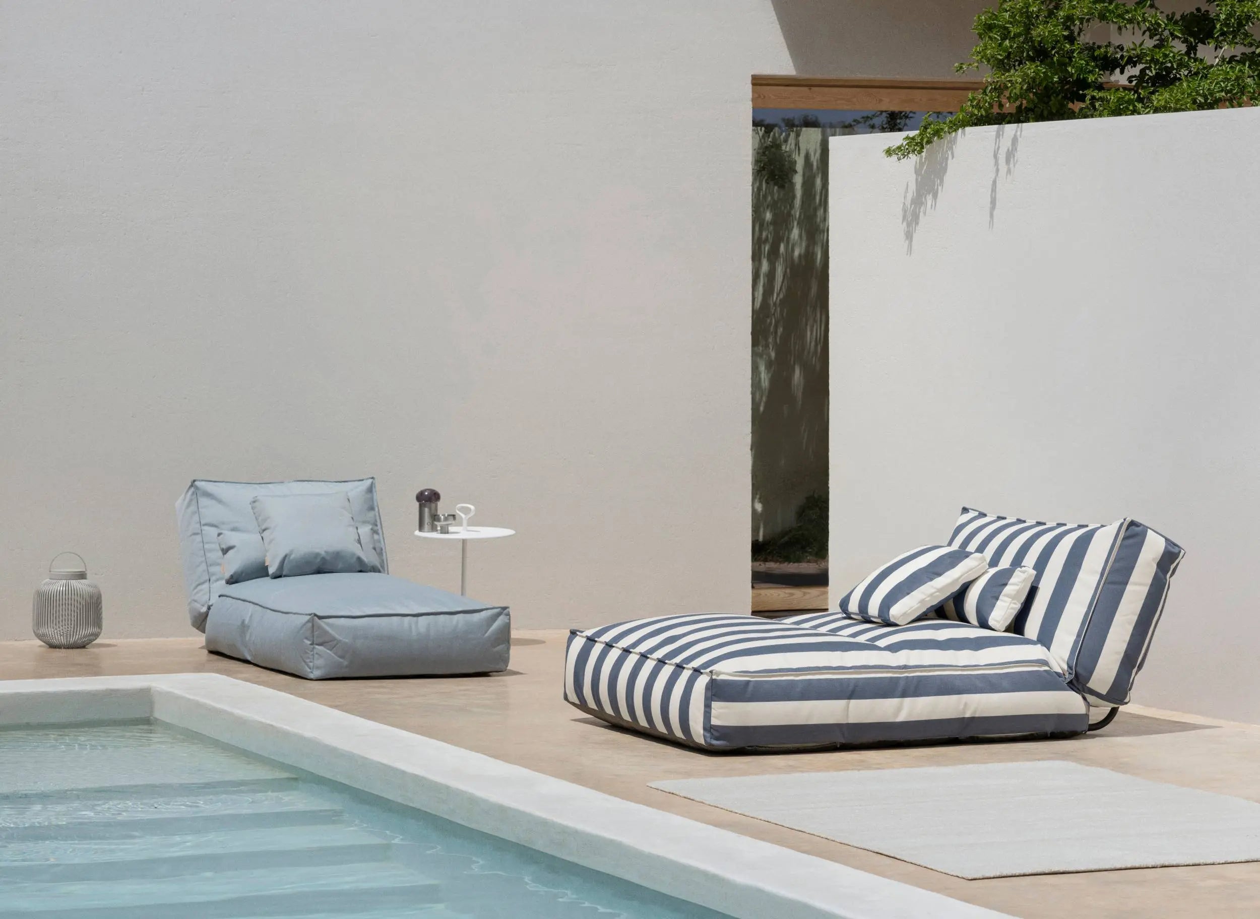 Blomus Stay Daybed iso sininen/valkoinen Blomus