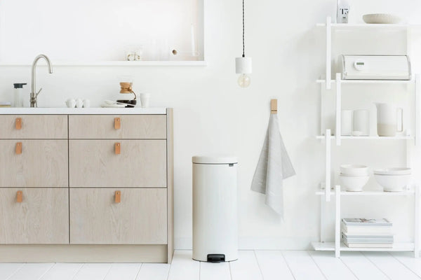 Brabantia NewIcon poljinroska-astia 30L valkoinen - Laatukaluste