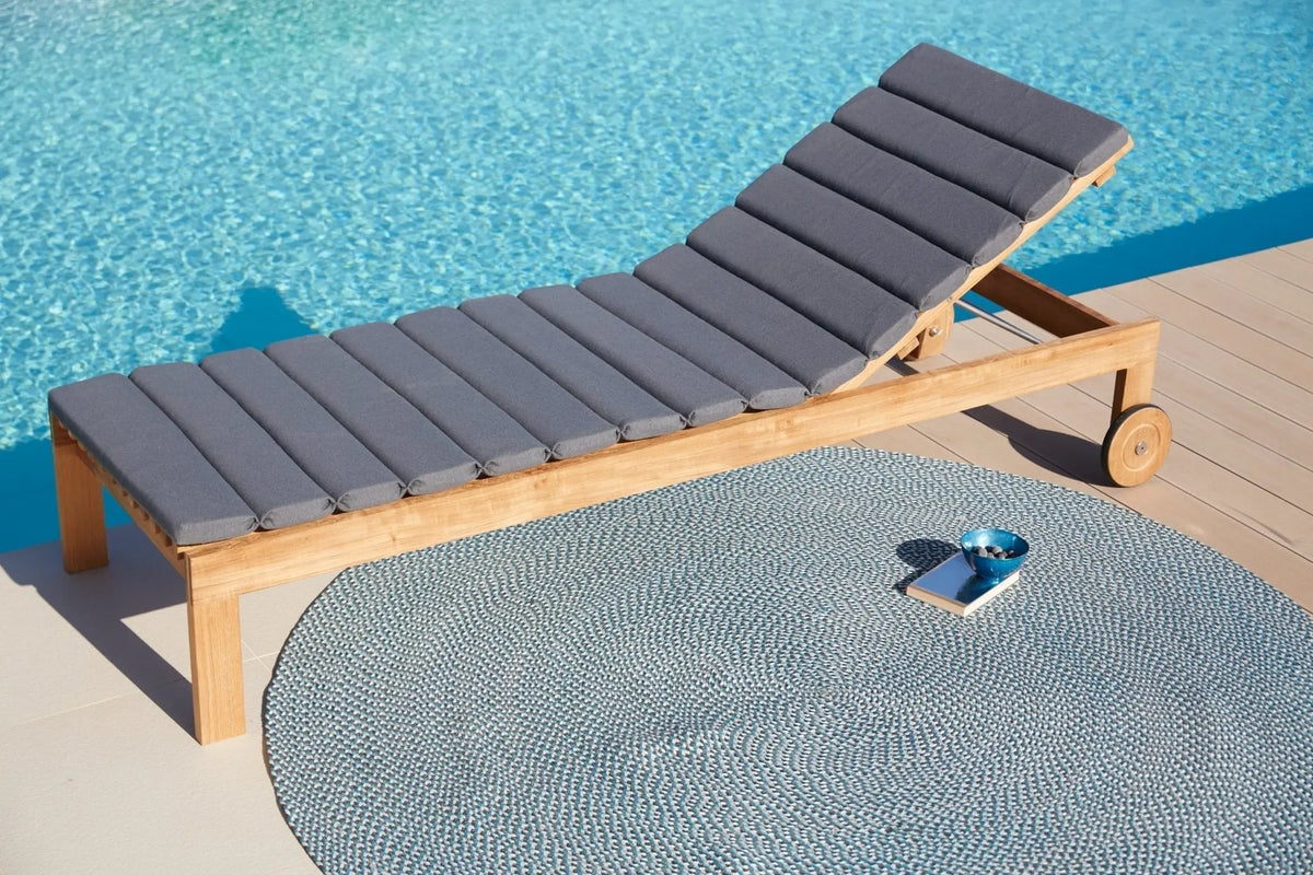 Cane-line Amaze aurinkotuoli tiikki - Laatukaluste