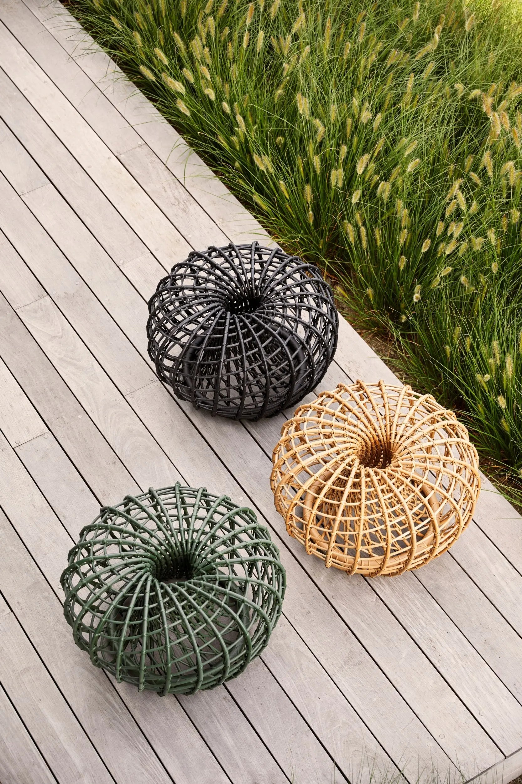 Cane-line Nest sohvapöytä pieni musta Cane-line