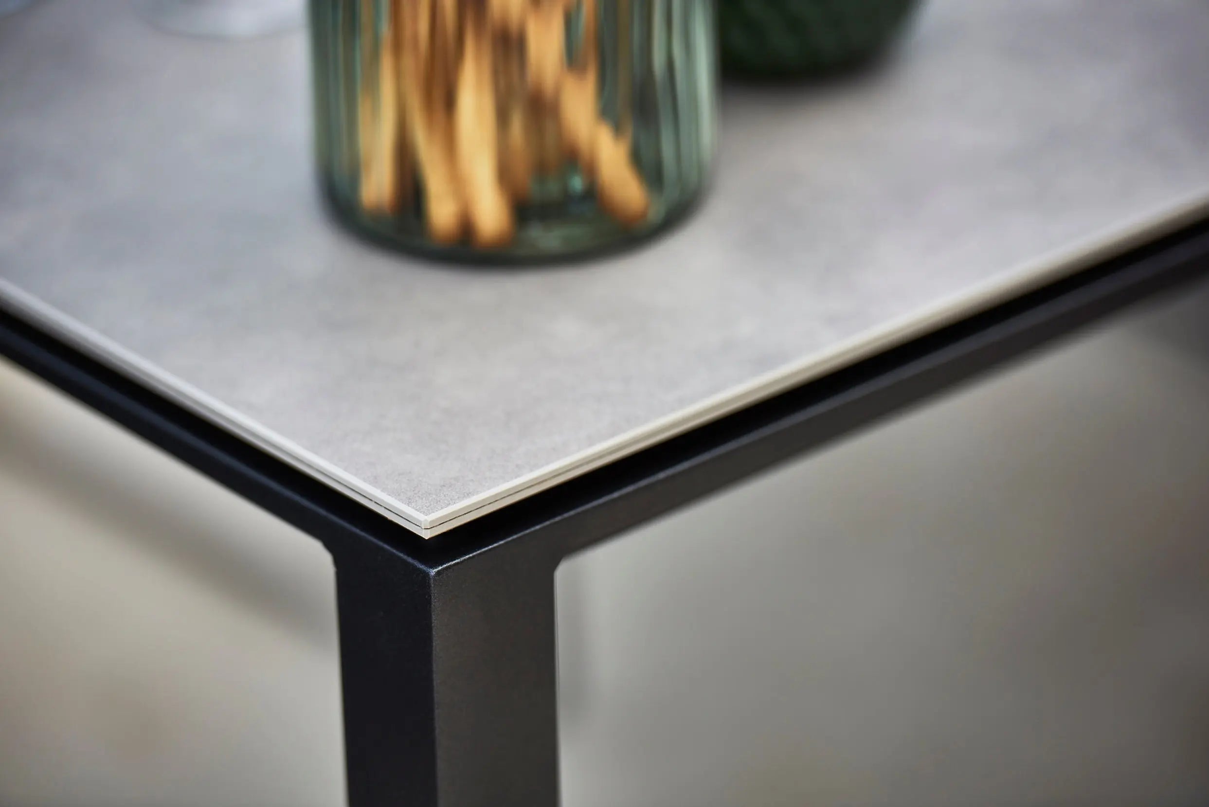 Cane-line Pure pöytä 200x100 laavanharmaa/betoninharmaa Cane-line