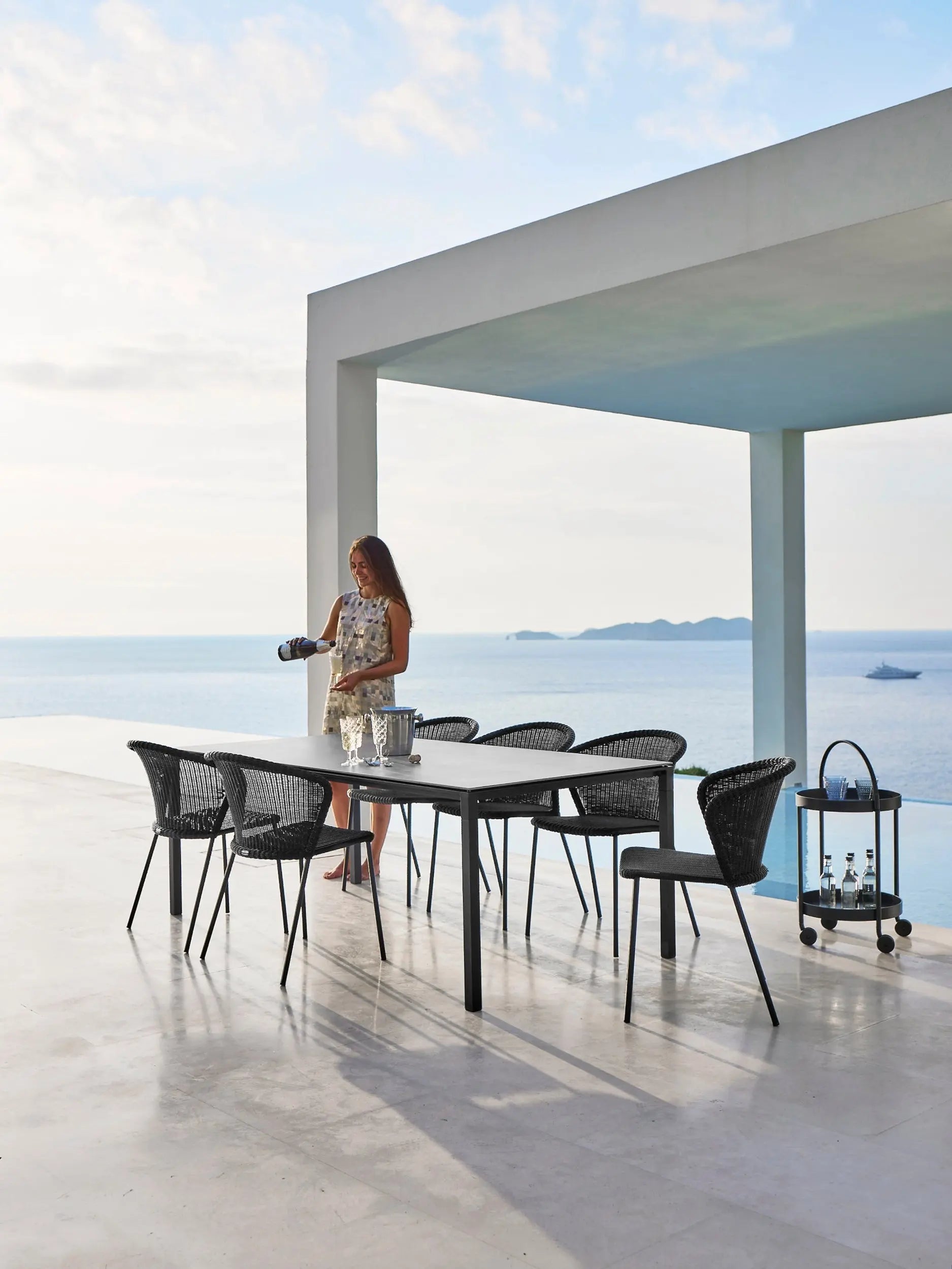 Cane-line Pure pöytä 100x200 laavanharmaa/musta Cane-line