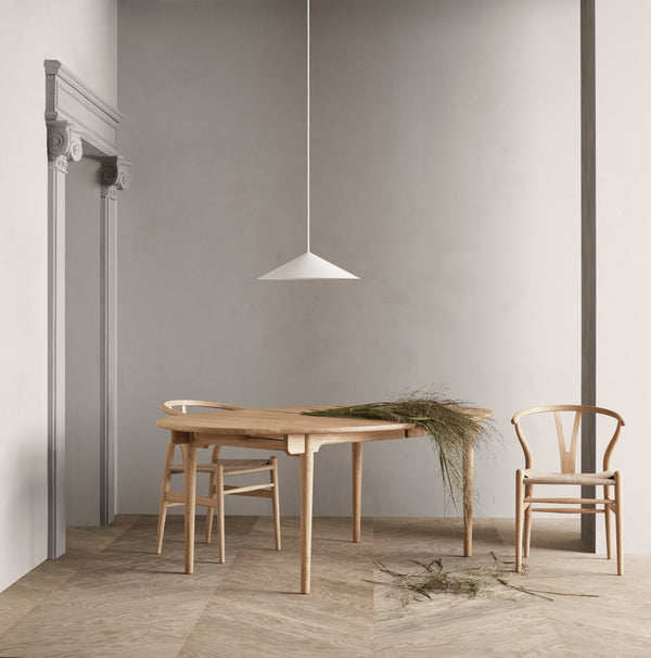 Carl Hansen & Søn CH24 Wishbone valkoöljytty tammi/luonnonväri Carl Hansen & Søn