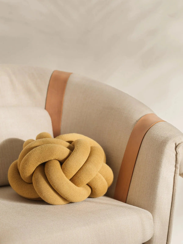 Design House Stockholm Knot tyyny keltainen Design House Stockholm