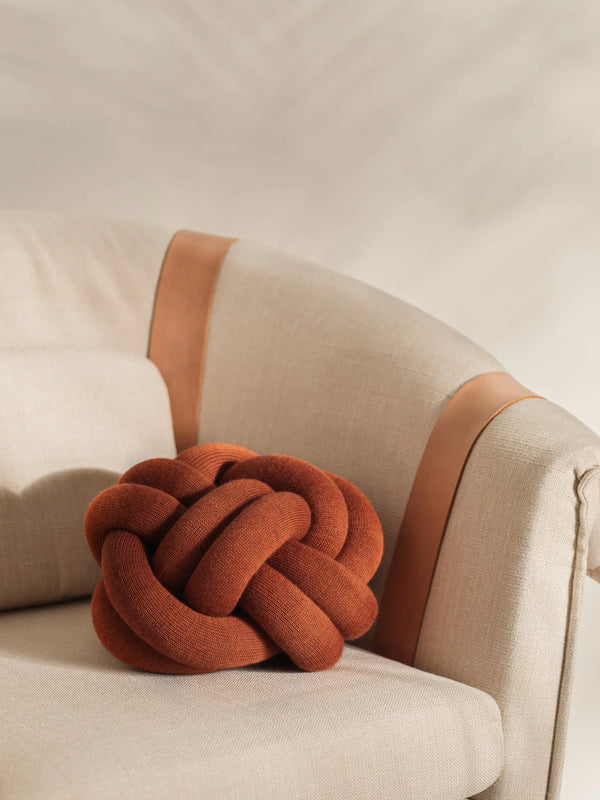 Design House Stockholm Knot tyyny okra Design House Stockholm