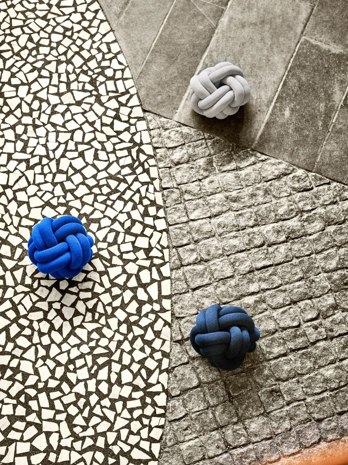 Design House Stockholm Knot tyyny sininen Design House Stockholm