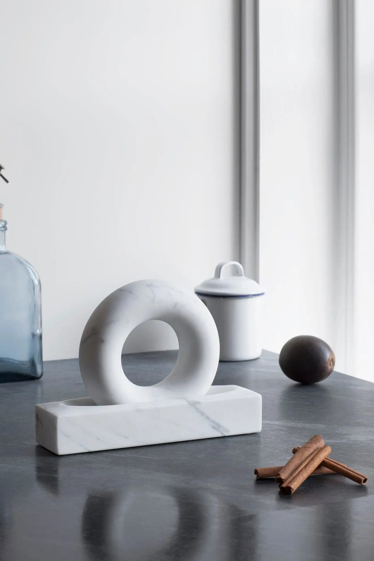 Design House Stockholm Tondo mortteli ja survin - Laatukaluste